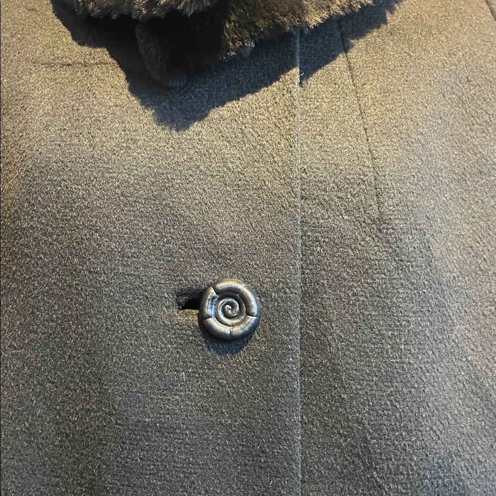 Cherry & Webb vintage wool coat with fur collar - Picture 4 of 7